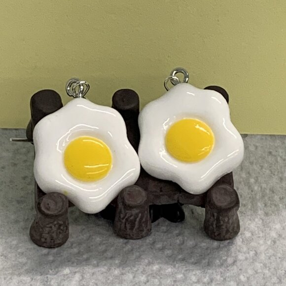 Egg Earring, Funny Food Earring, Chicken Earring, Gift Idea, Cooking Earring - Picture 2 of 6
